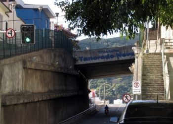 Indicação sugere instalação de jardim vertical nos paredões de trincheira em Poços de Caldas