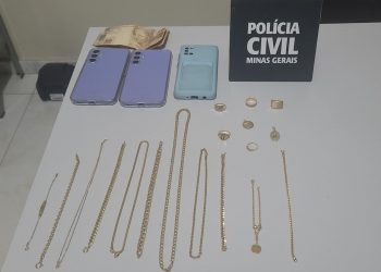 Mulher é presa suspeita de furtar 50 mil em peças de ouro de joalheira em Campestre