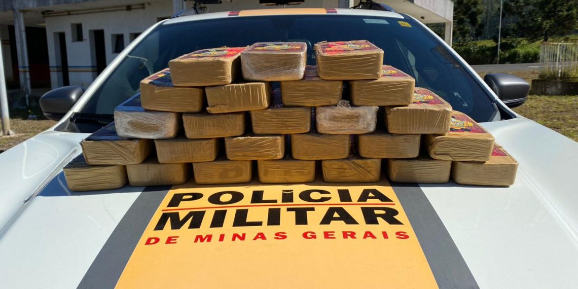 URGENTE| Homem é preso e 25 tabletes de crack são apreendidos pela PM Rodoviária