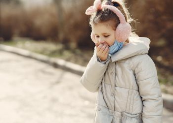 Doenças respiratórias comuns durante o inverno em crianças: conheça os sintomas e formas de prevenção 