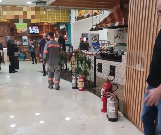 Princípio de incêndio é registrado em restaurante no shopping de Poços de Caldas