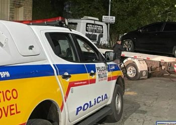 Polícia Militar apreende veículo clonado na praça da Santa Casa em Poços de Caldas