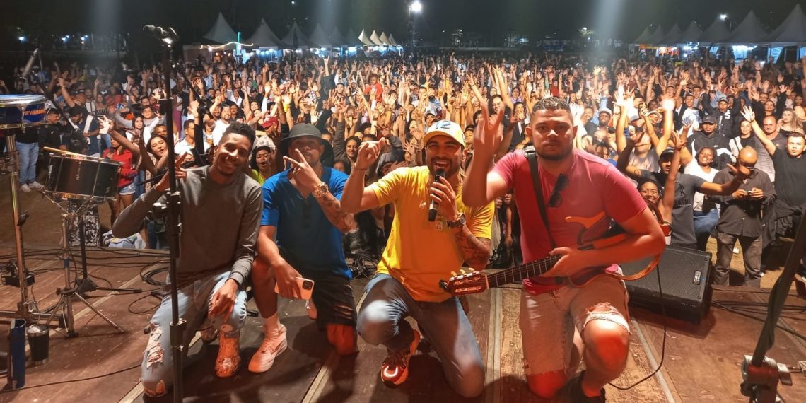 Grupo Daquele Jeito canta Exaltasamba no Festival de Inverno, neste domingo, em Poços de Caldas