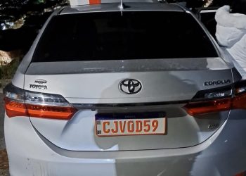 Polícia Militar de Poços de Caldas recupera carro roubado em Elói Mendes-MG