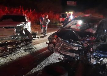 Condutora com sintomas de embriaguez atinge dois veículos na Serra do Selado em Poços