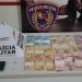 PM localiza drogas e dinheiro na zona leste e prende foragido da justiça em Poços