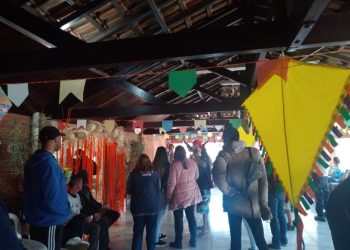 Festa junina para pessoas em situação de rua é realizada em Poços de Caldas