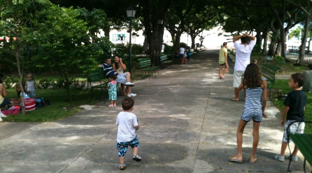 PM tranquiliza sociedade após circulação de áudios sobre sequestros de crianças em praça e shoppings de MG