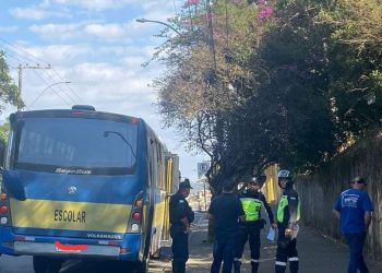 Vans escolares são fiscalizadas em Poços e Caldas
