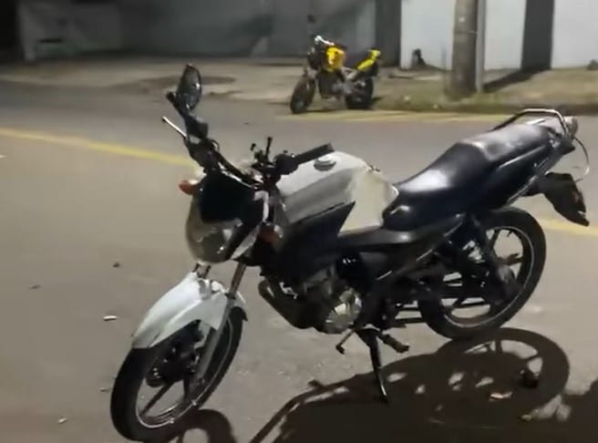 Batida entre duas motocicletas deixa duas pessoas feridas em Poços de Caldas