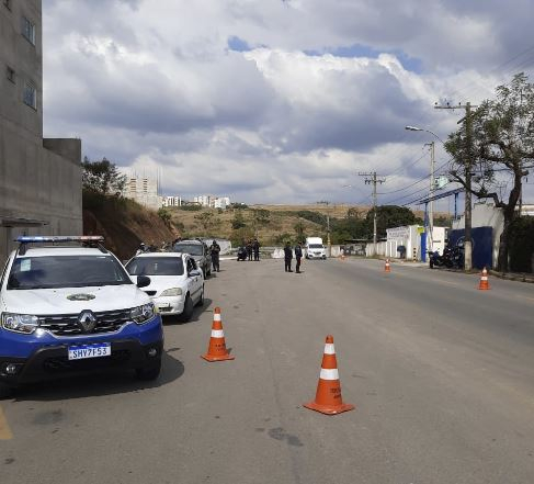 101 veículos são fiscalizados durante Operação Trânsito Seguro em Poços de Caldas