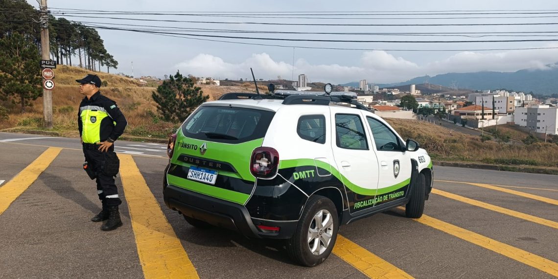 Motorista é preso por embriaguez após acidente em Poços de Caldas