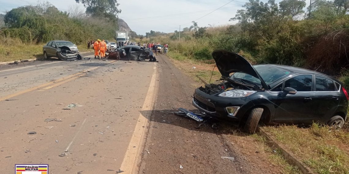 Acidente entre 3 veículos deixa 4 pessoas feridas em Campestre