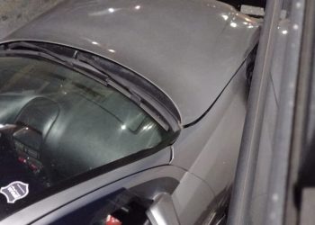 Motorista embriagado bate em ônibus de transporte coletivo em Poços de Caldas