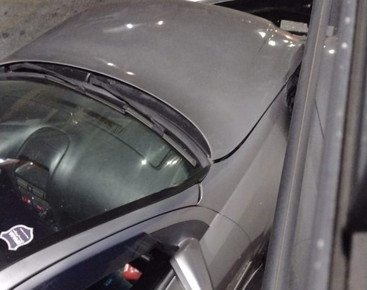 Motorista embriagado bate em ônibus de transporte coletivo em Poços de Caldas