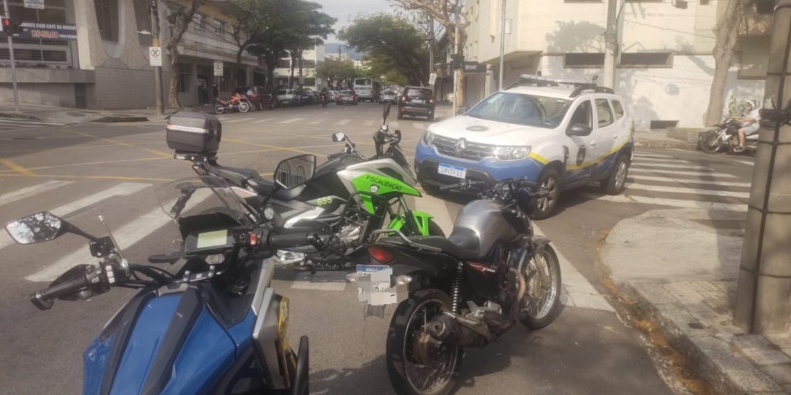 Adolescente é apreendido com motocicleta em Poços de Caldas