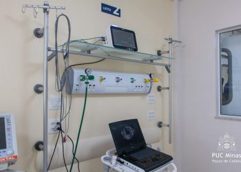 Saúde e Puc Minas realizam a entrega de equipamentos à Santa Casa de Poços