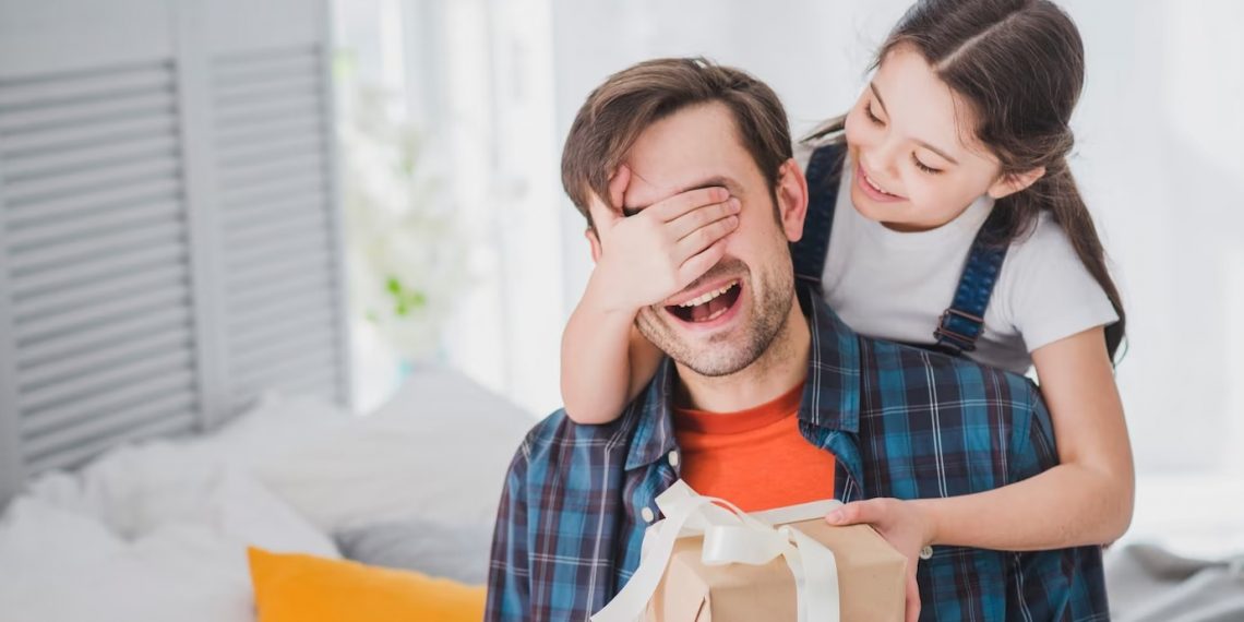 Procon de Poços alerta sobre cuidados na compra de presentes para o Dia dos Pais
