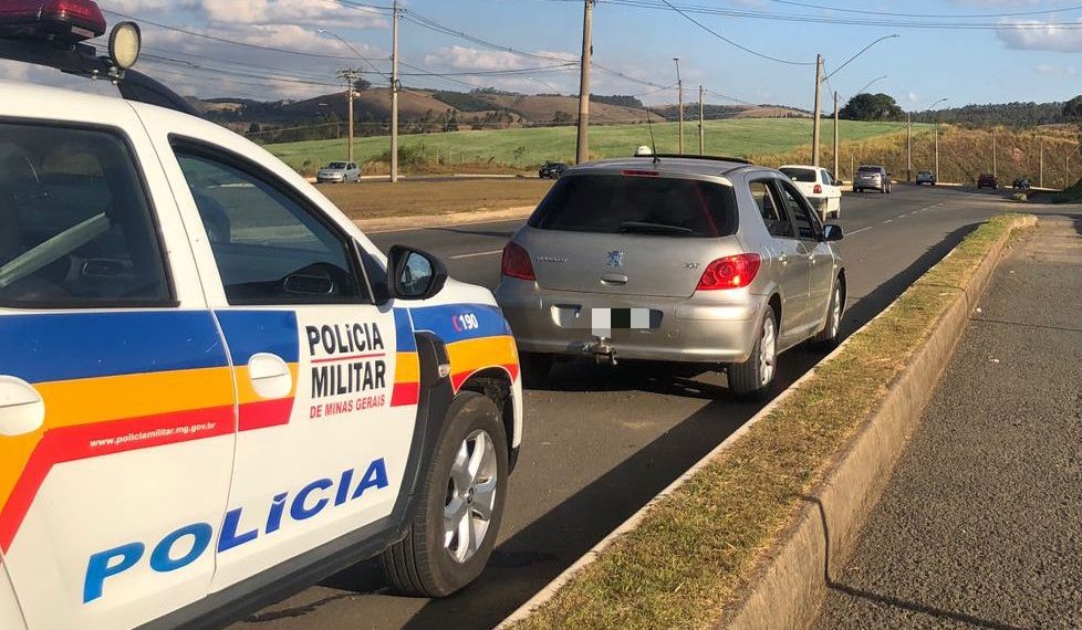 PM age rápido e impede fuga de suspeito de furtar residência em Poços de Caldas