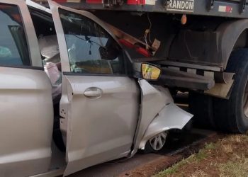 Colisão traseira deixa motorista ferido na SP-340