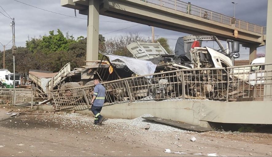 Caminhoneiro de Poços de Caldas morre em acidente na Rodovia Fernão Dias