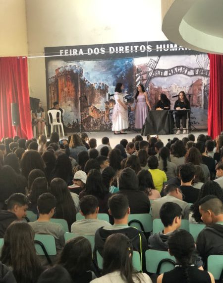 Feira escolar de Direitos Humanos é realizada em Poços de Caldas