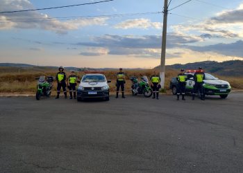 Fiscalização resulta em remoção de motocicleta sem licenciamento em Poços de Caldas