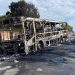 Ônibus de transporte coletivo fica destruído em incêndio em Guaxupé