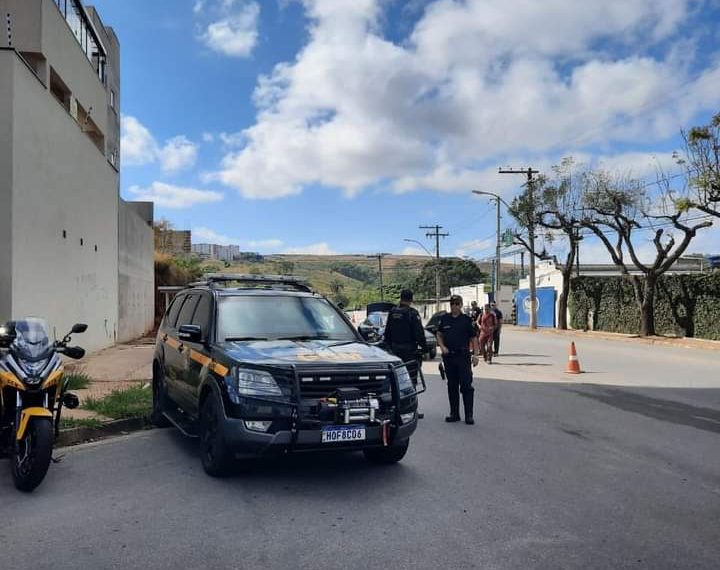 Operação Trânsito Seguro remove 11 veículos em Poços de Caldas