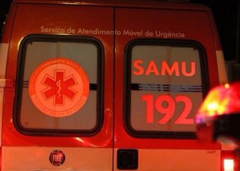 Casal fica ferido após acidente entre carro e moto em Poços de Caldas