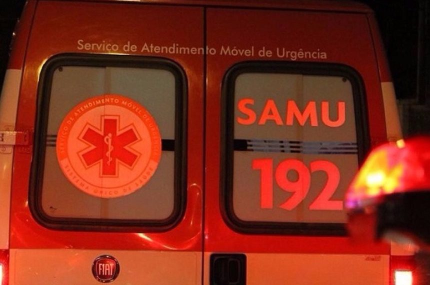 Casal fica ferido após acidente entre carro e moto em Poços de Caldas