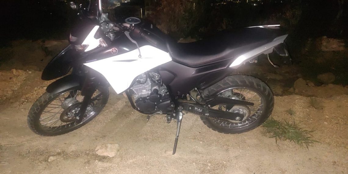 Moto furtada na garagem de residência é recuperada pela PM de Poços de Caldas