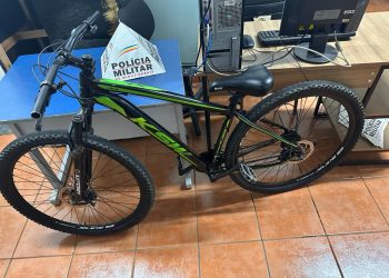 Homem furta bicicleta, é perseguido por moradores e acaba preso pela Polícia Militar em Poços