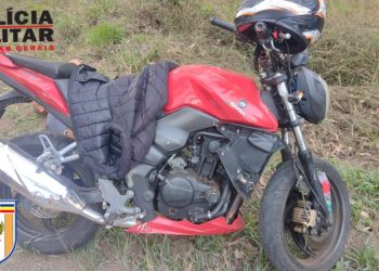 Caminhão de lixo invade a contramão e provoca acidente em rodovia de Poços de Caldas