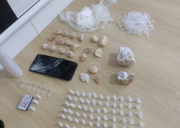 Polícia Civil descobre edícula usada para fracionar e distribuir drogas em Poços de Caldas