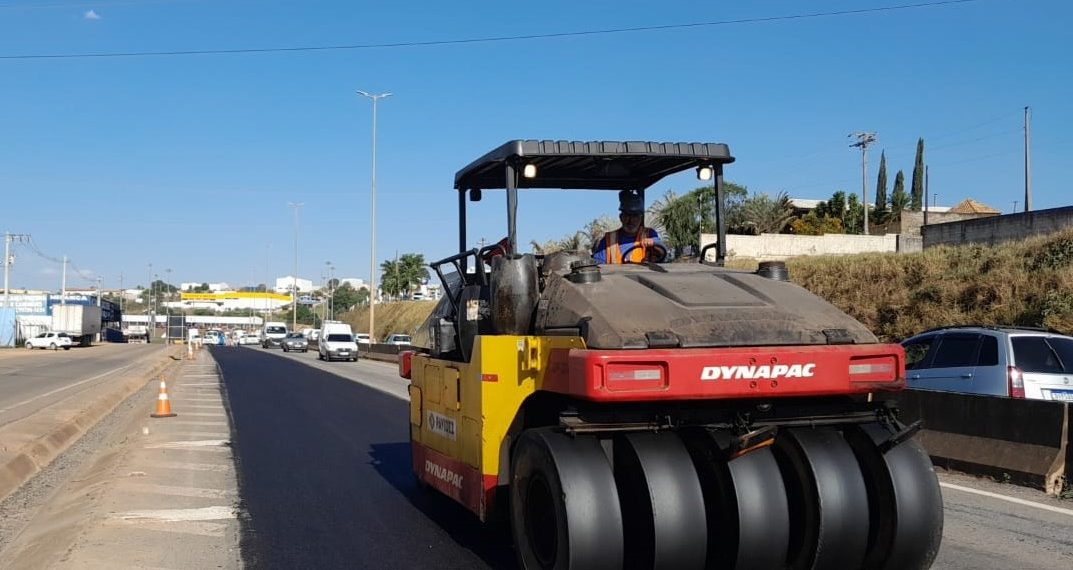 BR-459 passa por manutenção entre Pouso Alegre e Poços de Caldas