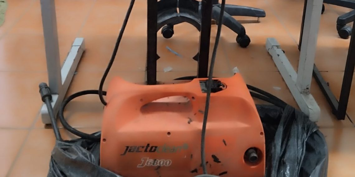 Homem é preso após furto no centro de Poços