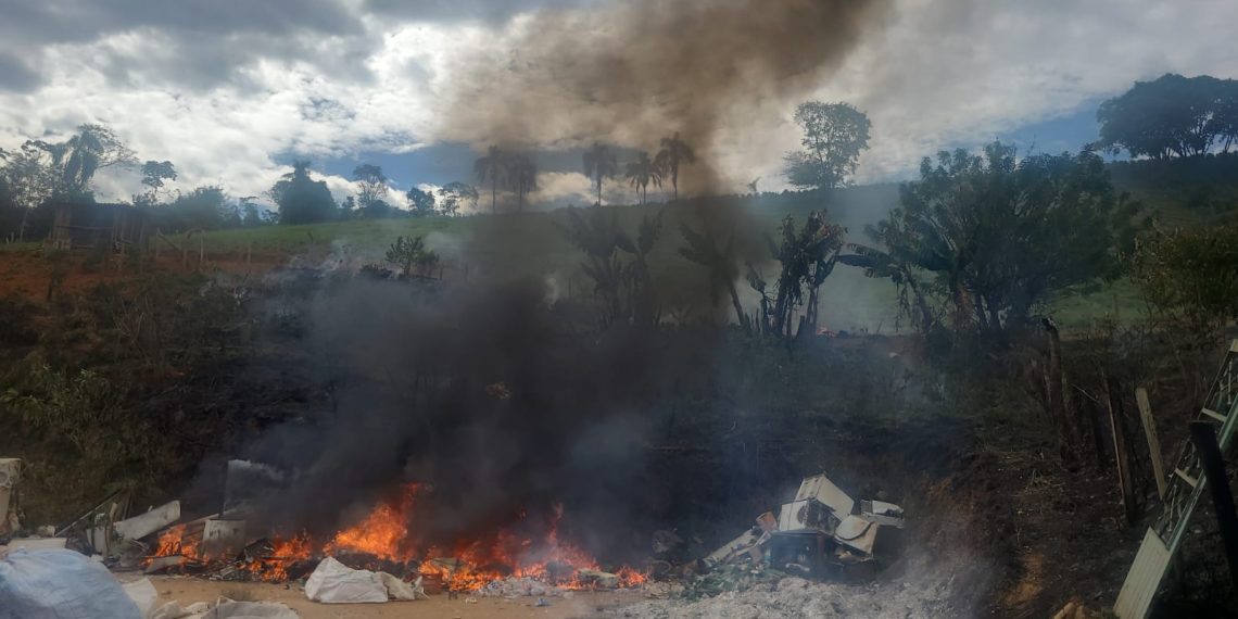 Morador morto em incêndio em Botelhos é sepultado