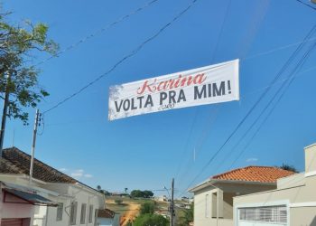 Faixa com pedido de reconciliação chama a atenção em cidade do Sul de Minas