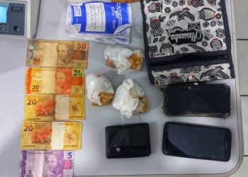 Mãe e filho são presos com drogas após perseguição na SP-253