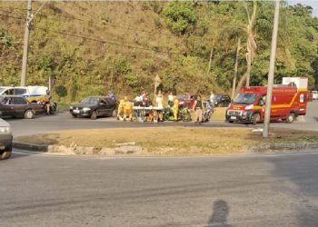 VÍDEO: motociclista fica ferido após acidente entre duas motos em Poços de Caldas