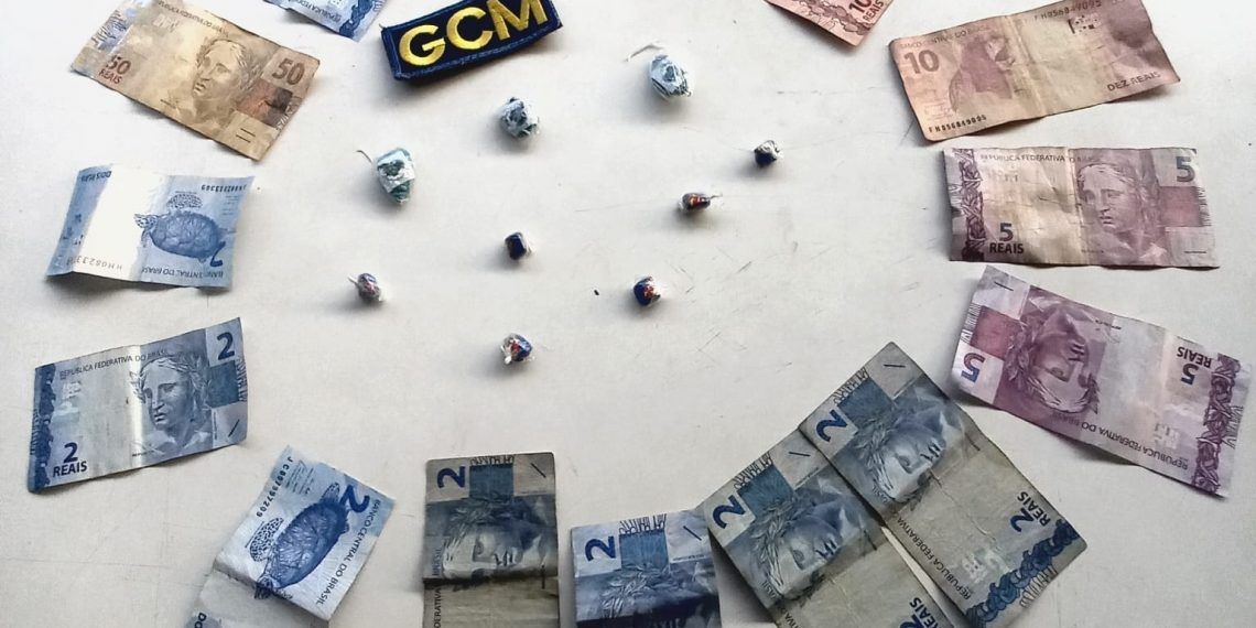 Adolescente é apreendido traficando drogas próximo a escola em Poços de Caldas