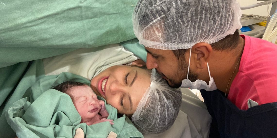 Jovem que fez campanha para realizar fertilização in vitro, dá à luz em Poços de Caldas