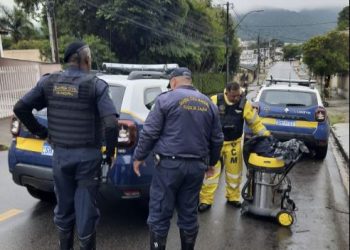 Empresário é preso por receptação e outro homem detido por furto em Poços