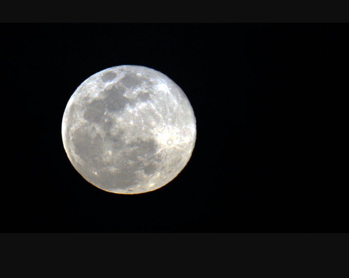 Eclipse parcial da Lua será neste sábado pode ser visto pela internet