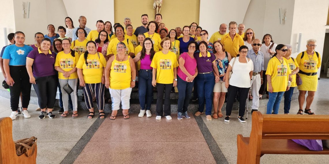 VÍDEO: Idosos do Grupo Bem Viver do CRAS de Carmo do Rio Claro fazem excursão em Poços de Caldas