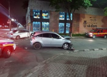 Acidente entre dois veículos deixa gestante ferida em Poços de Caldas