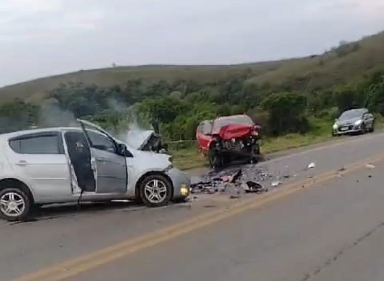 Morre segunda vítima de acidente entre dois carros em Caldas