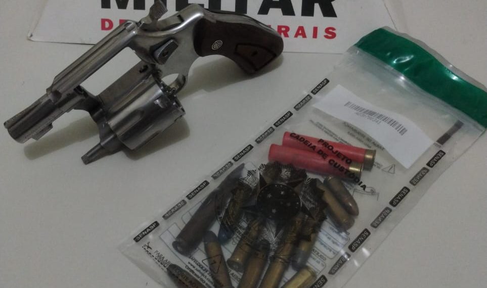 Homem é preso e revólver apreendido em Caldas
