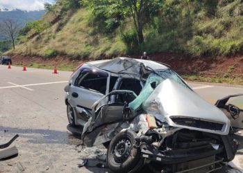 URGENTE| Acidente entre carro e caminhão deixa motorista gravemente ferido em Andradas